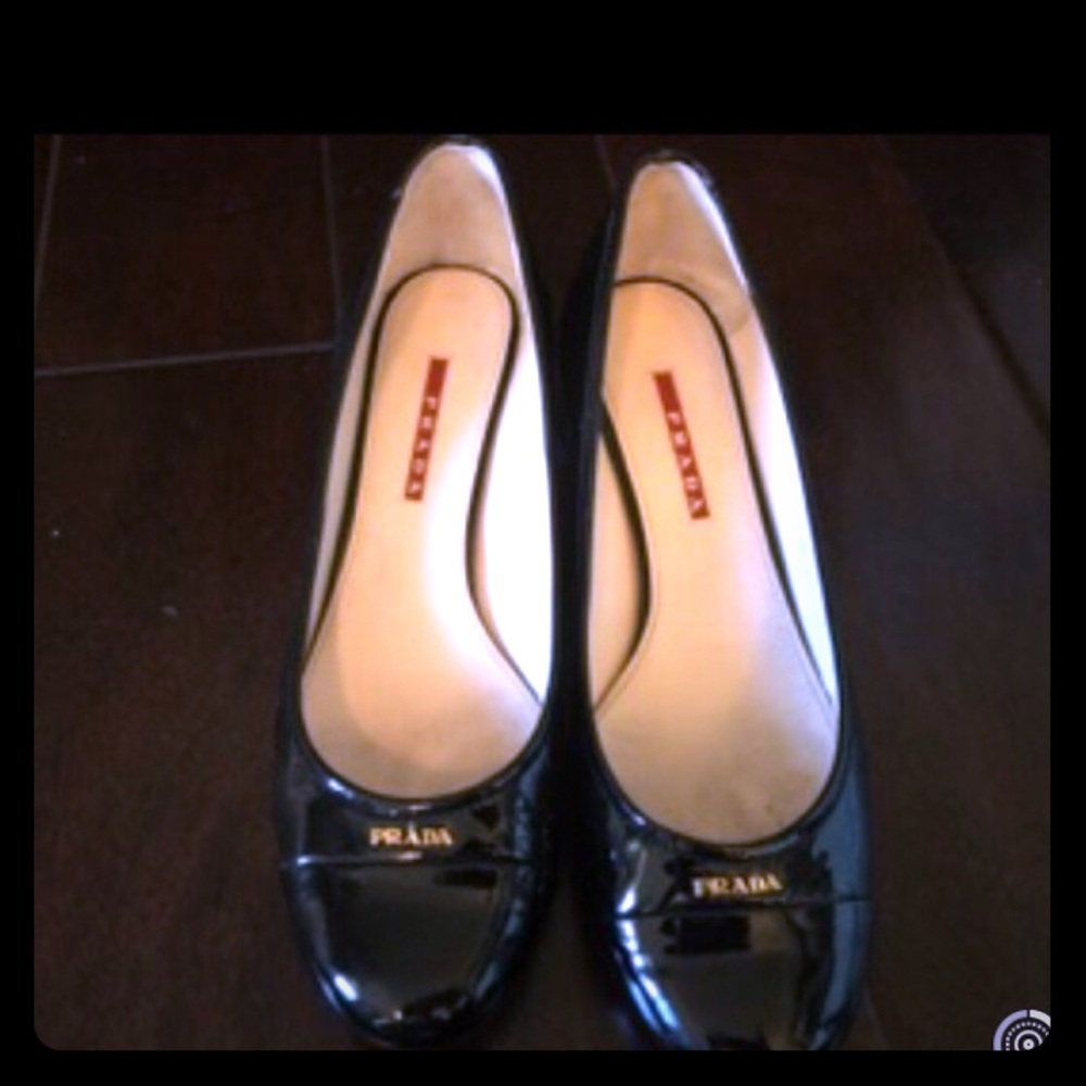 Authentic Prada Black Patent round you pump